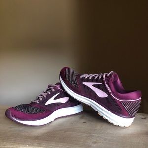 Brooks Revel Women’s Running Shoes Size 7.5
